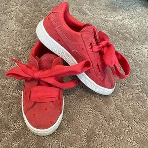 Hot pink puma’s with ribbon tie size 12